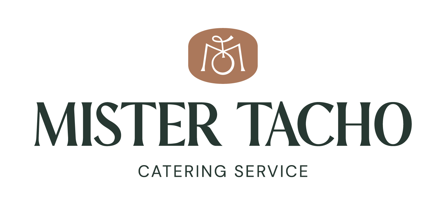 Mister-Tacho-Logotipo-Horizontal-Colorido-Verde-Escuro